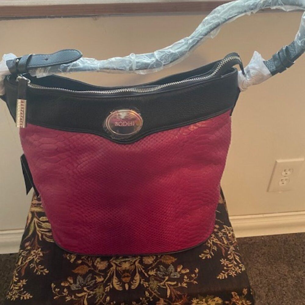 Bodhi Fushia/Black Peggy Bucket Leather tote bag